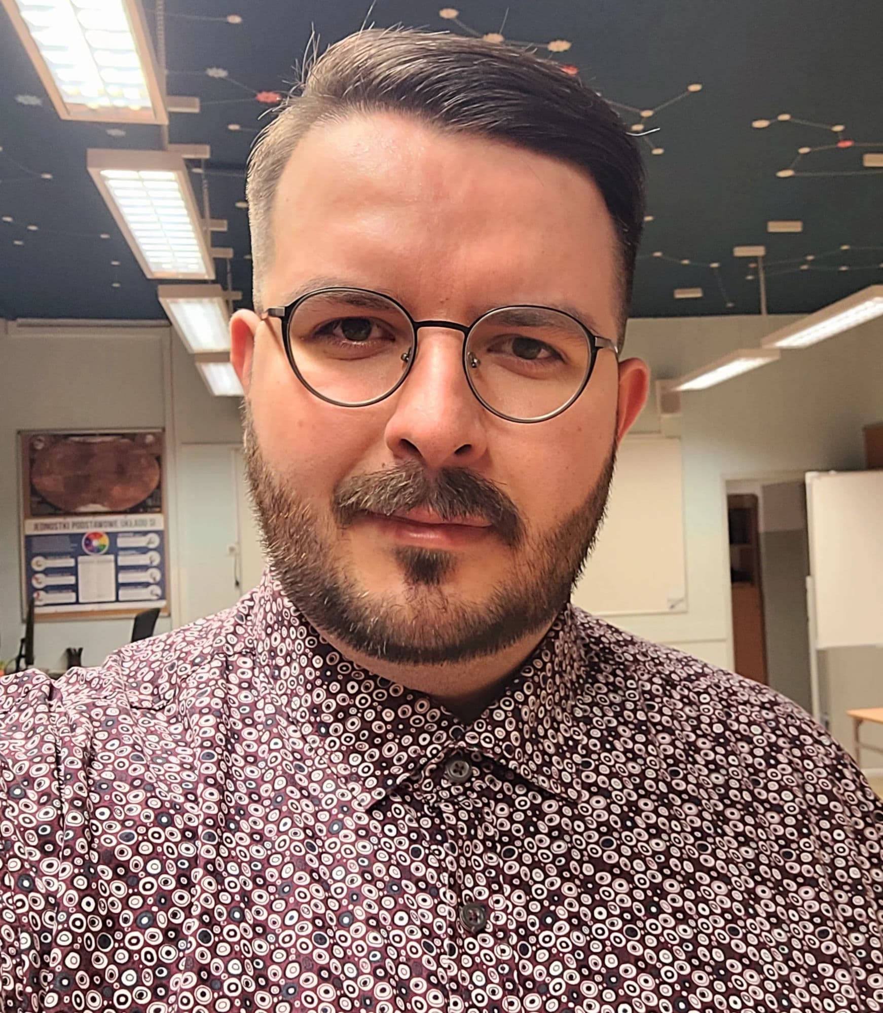 Łukasz Szwarc - prowadzący szkolenie, aktywny egzaminator OKE, nauczyciel geografii